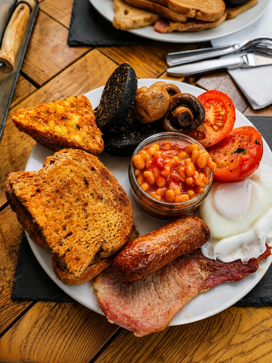 A full English breakfast plate at Cafe on the Cop